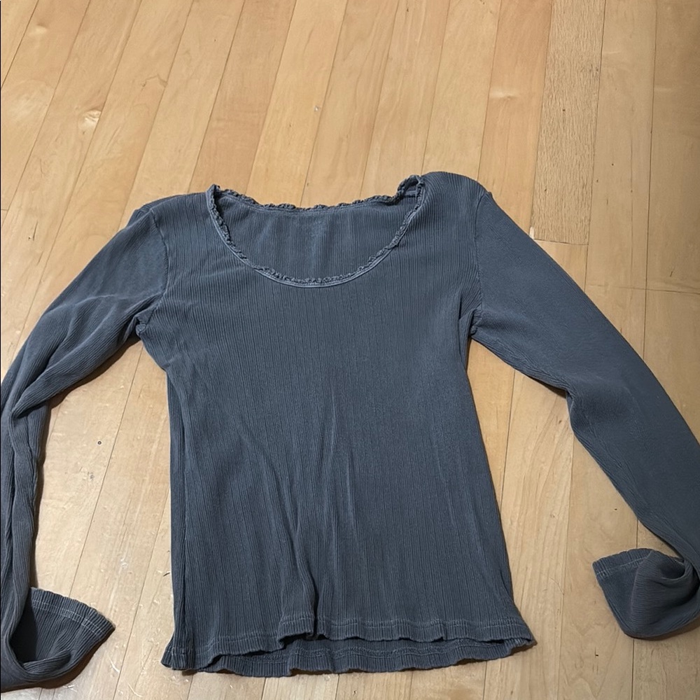 Brandy Melville Gray Fitted Ribbed Long Sleeve Blouse